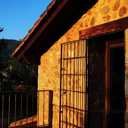 Valle Del Almanzor Hébergement de vacances *